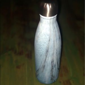 Brand new swell water bottle